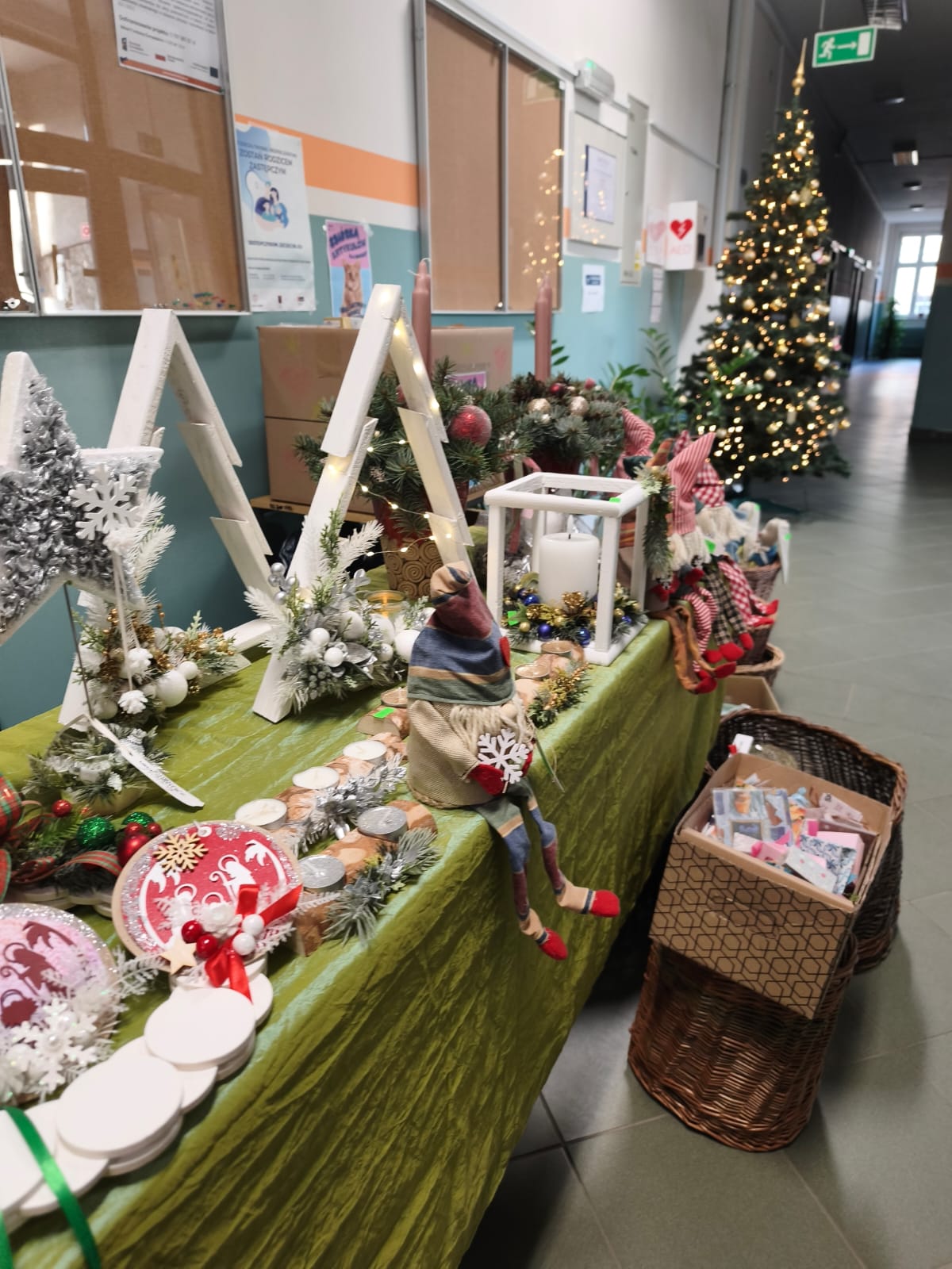 KIERMASZ ŚWIATECZNY W INSTYTUCIE PEDAGOGIKI