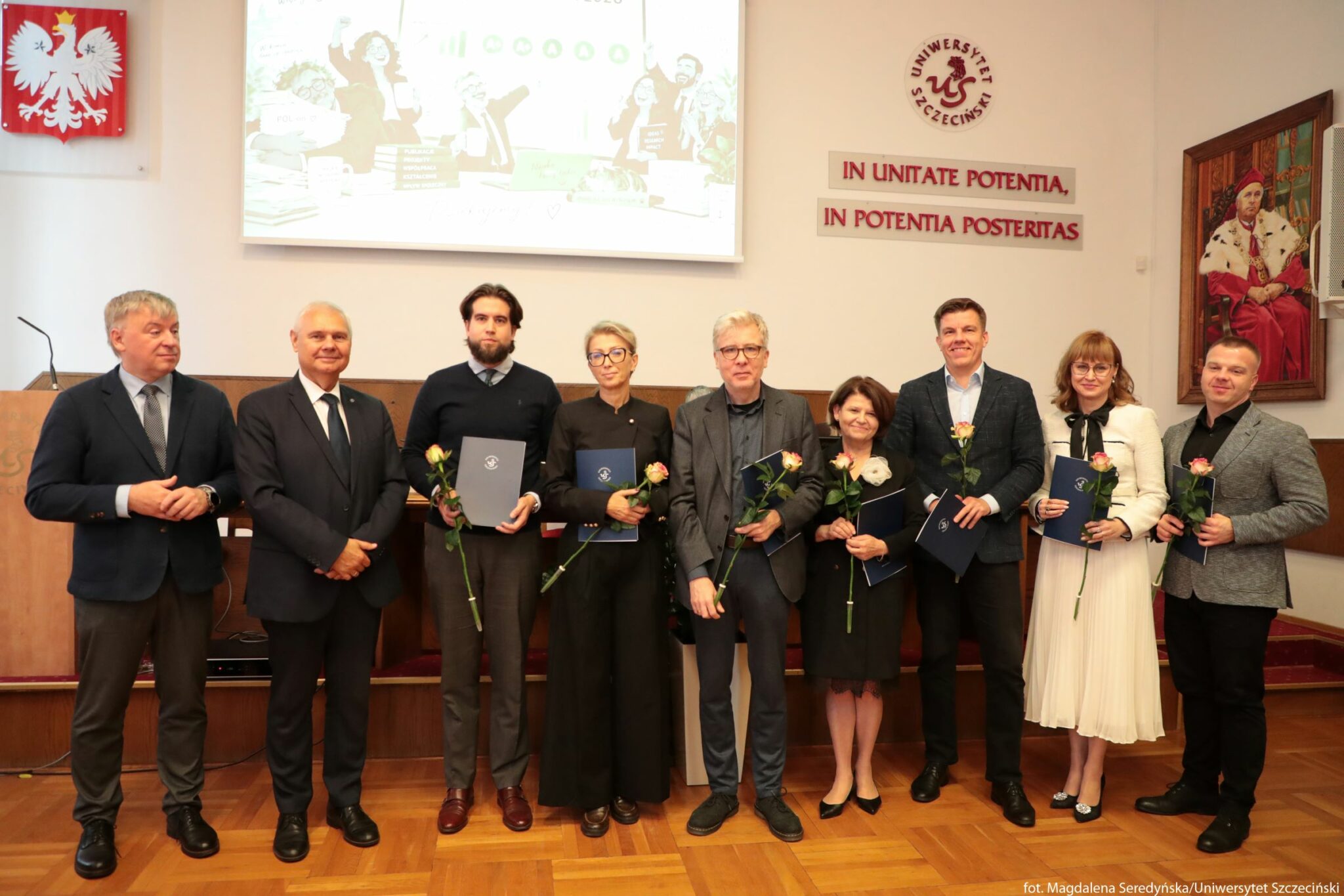 Dyrektor Instytutu Pedagogiki, dr hab. Anna Murawska, prof. US, na posiedzeniu Senatu Uniwersytetu Szczecińskiego  otrzymała list gratulacyjny z tytułu uzyskania przez Instytut Pedagogiki kategorii naukowej A w wyniku ewaluacji