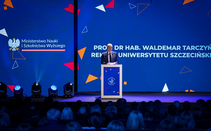 Prof. dr hab. Barbara Kromolicka wyróżniona medalem na Gali Jubileuszowej z okazji 40-lecia Uniwersytetu Szczecińskiego